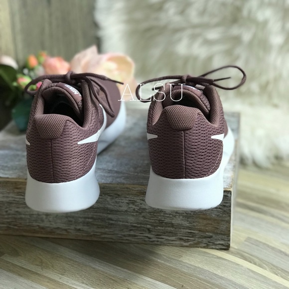 NWT Nike Tajun Smokey Mauve White W AUTHENTIC - Picture 5 of 8
